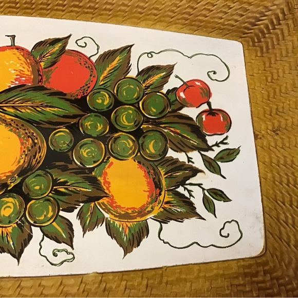 Vintage Japanese lacquered serving tray with faux rattan edges and fruit design - Picture 4 of 7